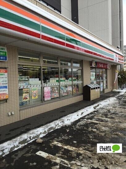 セブンイレブン札幌福住1条店：181m
