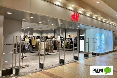 H＆Mラソラ札幌：116m