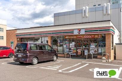 セブンイレブン札幌月寒中央通店：88m