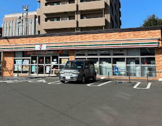 セブンイレブン札幌北15条東1丁目店：112m