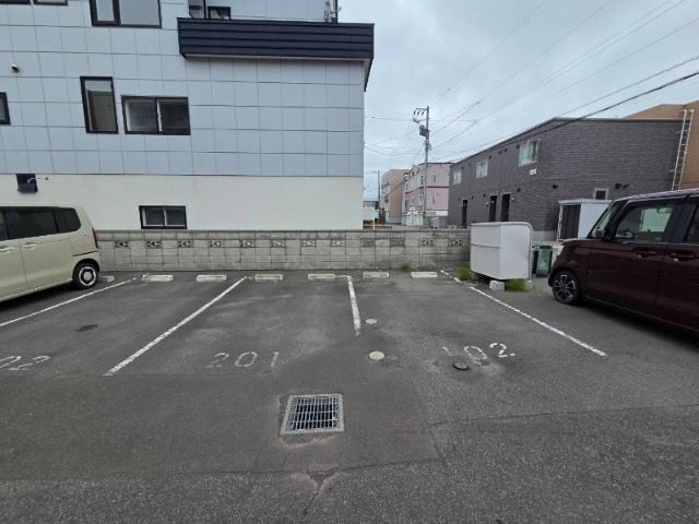 ハスコート本町（205） 駐車場