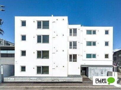 平岸駅より徒歩7分 築4年9ヶ月 4階建の賃貸物件