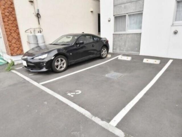 Ｐｒｉｎｃｅ　Ｈｏｍｅｓ　Ｎ２８　（201） 駐車場