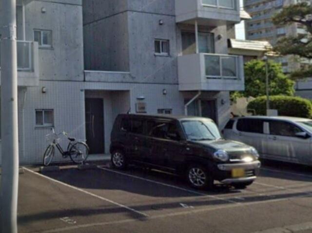 リュクス元町（305） 駐車場