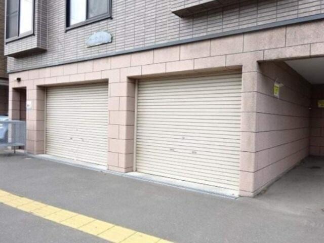 カーサ・クィント（103） 駐車場