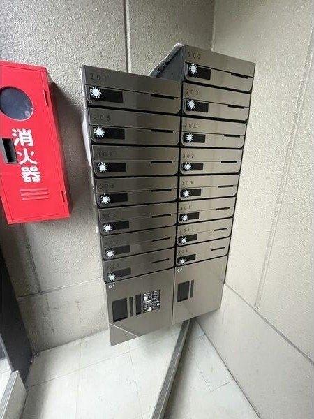 ２１タイガーズマンション　（203） エントランス
