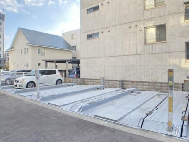 サンハイツ北大前（203） 駐車場