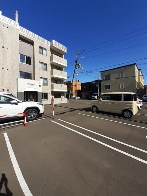 グラーツィア（101） 駐車場