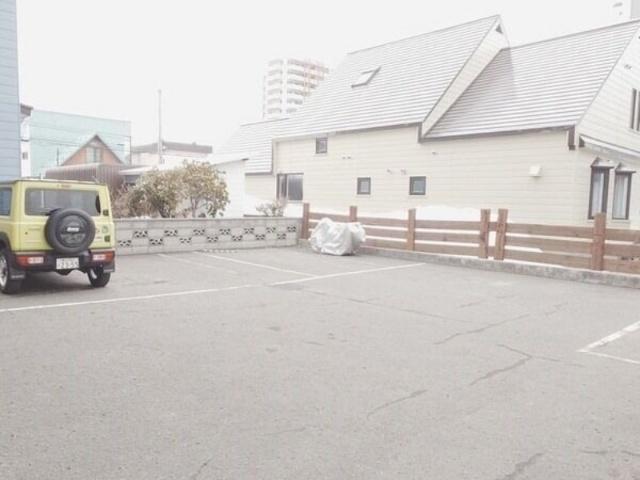 センチュリー２１（203） 駐車場