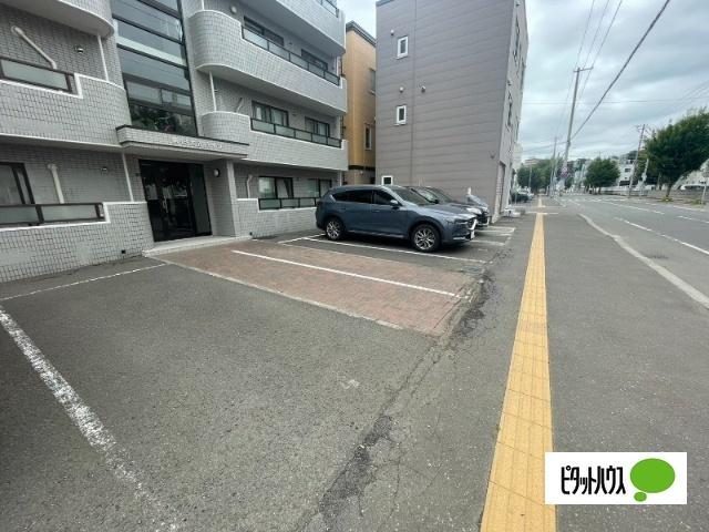 第１８大光ハイツ（301） 駐車場