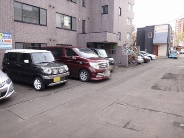 フィオーレセレスト（301） 駐車場