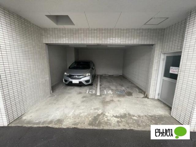 クリオ中の島壱番館（701） 駐車場