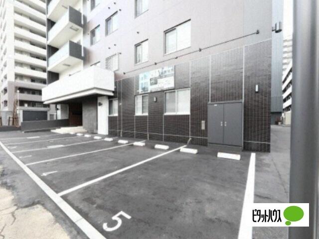 グラン札幌（ＧＲＡＮ　ＳＡＰＰＯＲＯ）（703） 駐車場