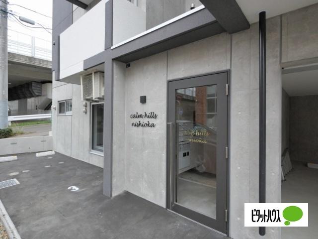 カームヒルズ西岡（402） エントランス