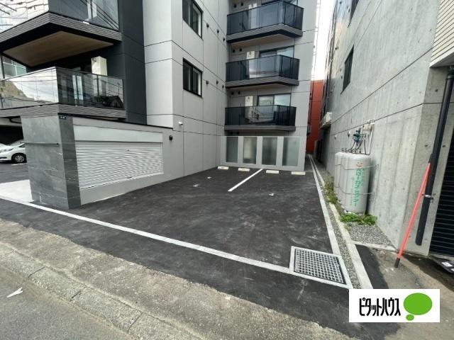 カレラ水車町（207） 駐車場