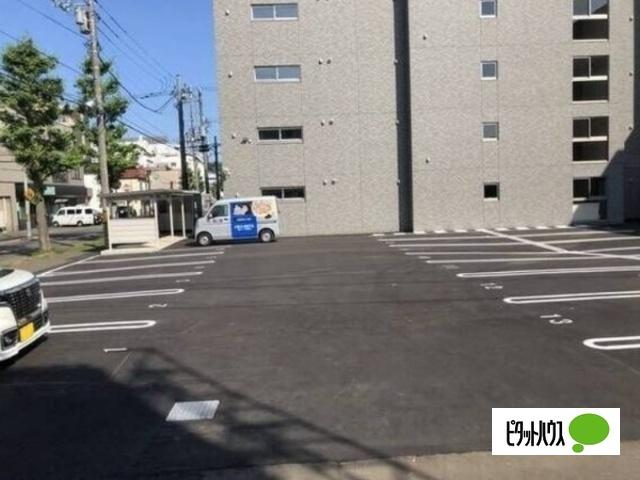 ＧＲＡＮＶＩＡ白石（301） 駐車場