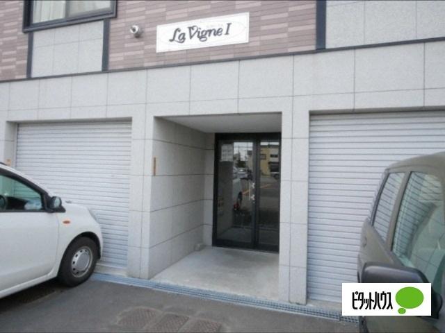 ラヴィーニュＩ（105） エントランス