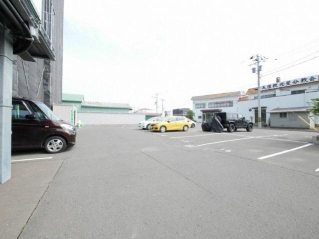 ベルヴィ丘珠（703） 駐車場
