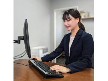 スタッフのサムネイル