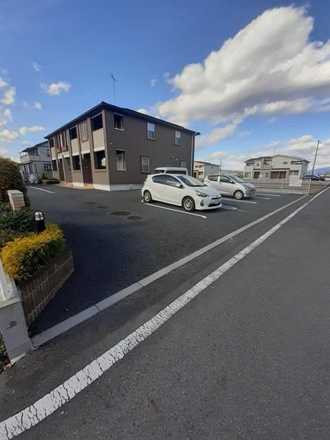 アザレア（202） 駐車場