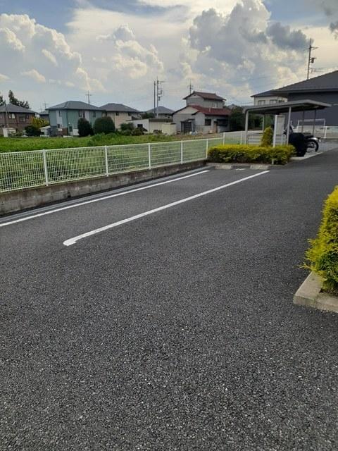 コリーヌメゾン（101） 駐車場