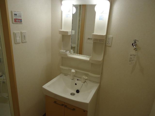 クレイン　コート 部屋画像