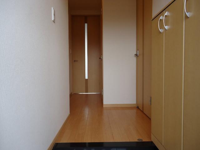 クレイン　コート 部屋画像