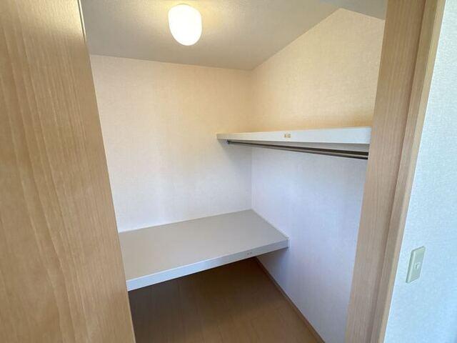 ファミーユ（205） 部屋画像