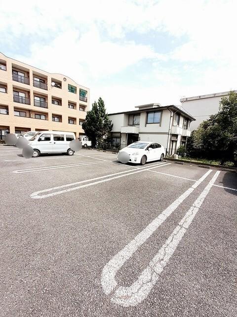 メディアーマ（203） 駐車場