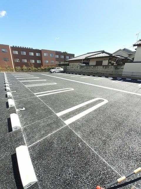 ストームキャット（204） 駐車場