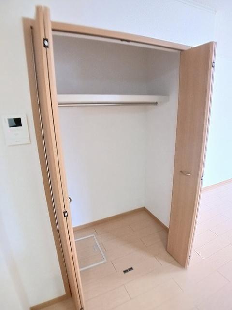 ローズガーデンイースト（103） 収納