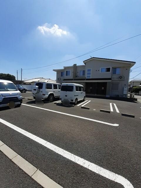 エーデル（201） 駐車場