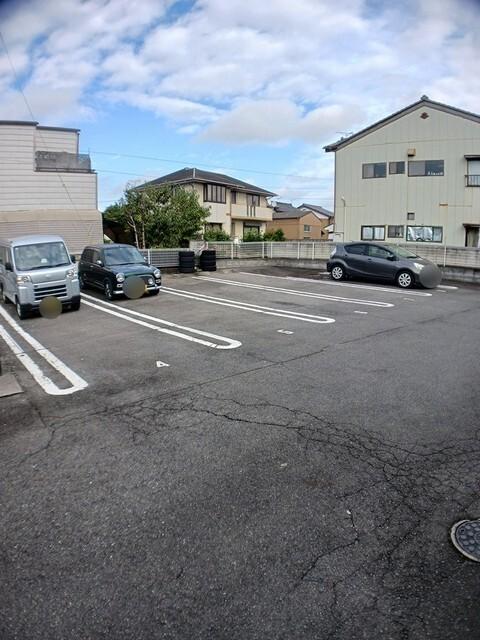 メゾンアンソレイエ（201） 駐車場