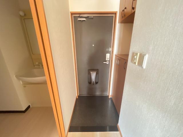 ヒーリングカーサＢ 玄関