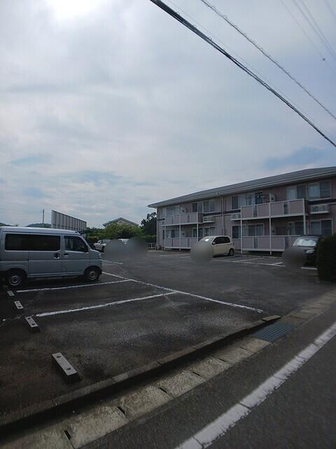 ステラコート（203） 駐車場