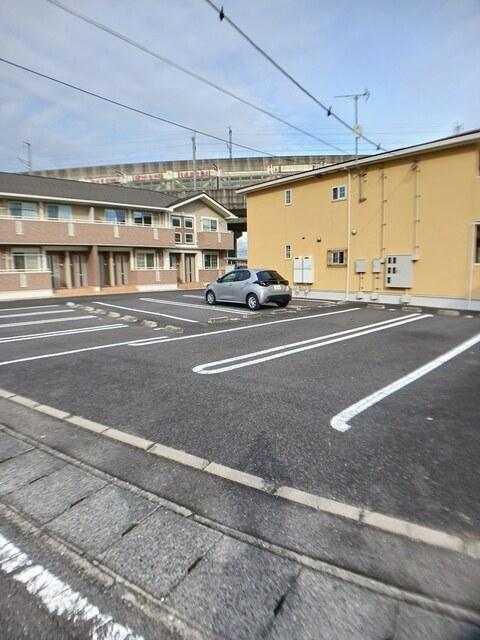 ジベルニーⅡ（102） 駐車場