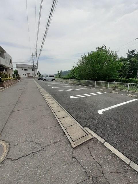 コスモス　Ⅱ（102） 駐車場