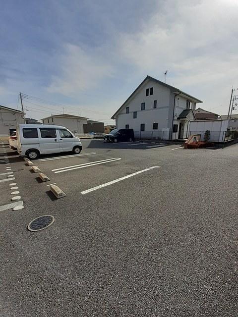 プラシード（104） 駐車場