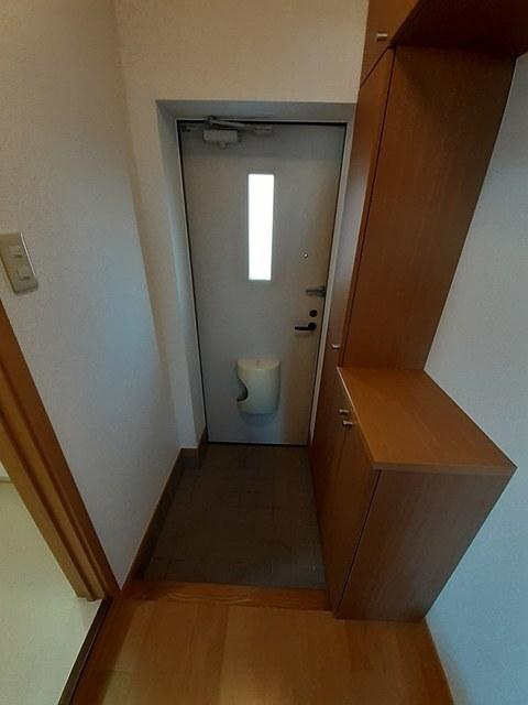 コンフォールＫ（102） 玄関