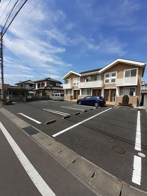 オーブ（203） 駐車場