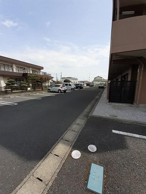 ピュアー双葉（103） 駐車場