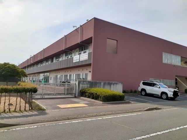 前橋市立大胡東小学校：950m