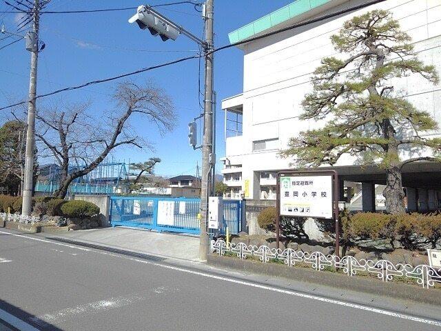 市立豊岡小学校：500m