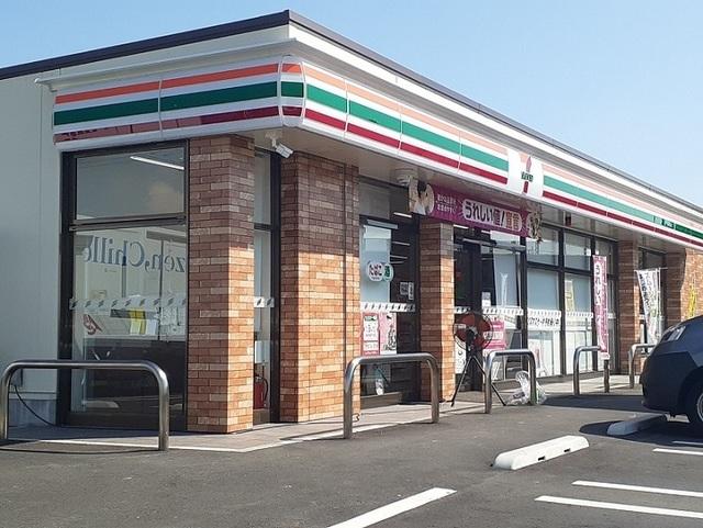 セブンイレブン京目町店：600m