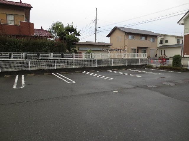 サンリット（102） 駐車場