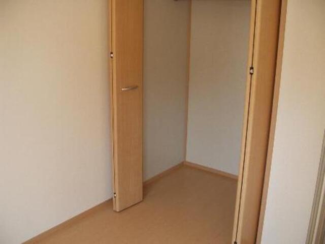 マリオーネ八千代（303） 部屋画像
