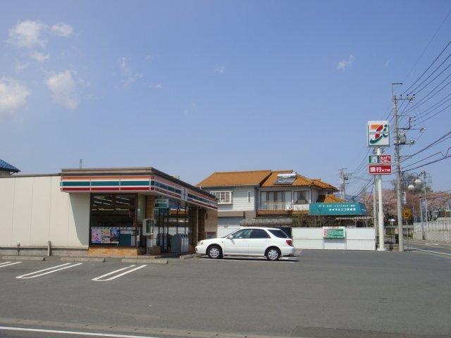 セブンイレブン高崎保渡田店：1023m