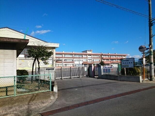 高崎市立塚沢小学校：850m