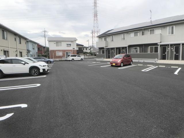 ハッピーネス（103） 駐車場