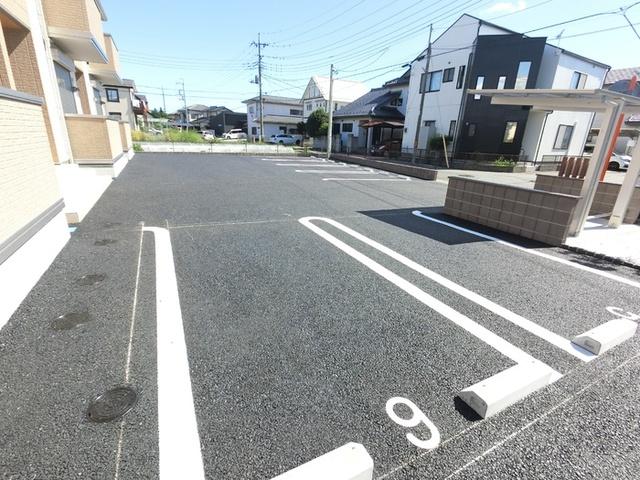 メゾン　ボヌール　　Ｃ（102） 駐車場